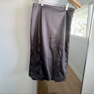 Le Chateau grey pencil skirt with back flair / pleat